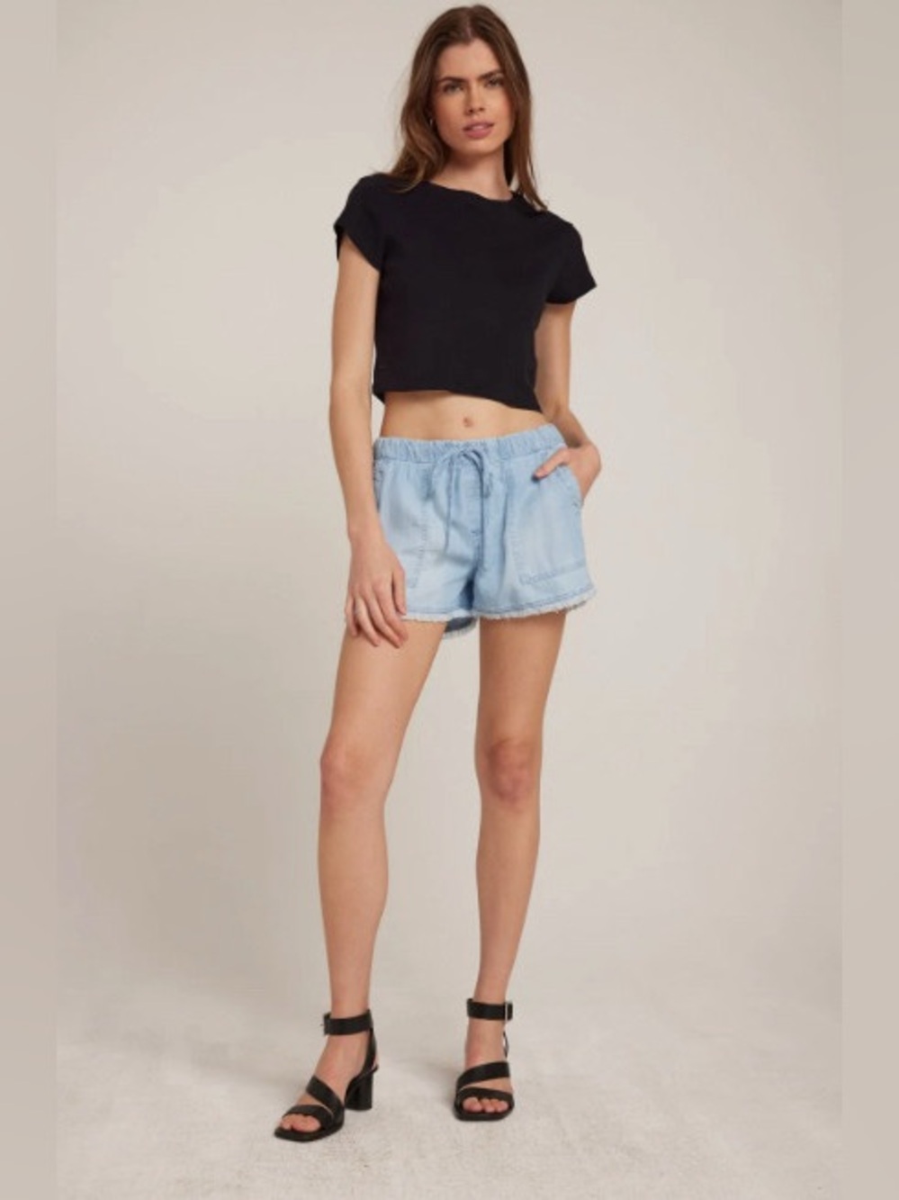 Bella Dahl Frayed Hem Pocket Short - Sea Spray Wash